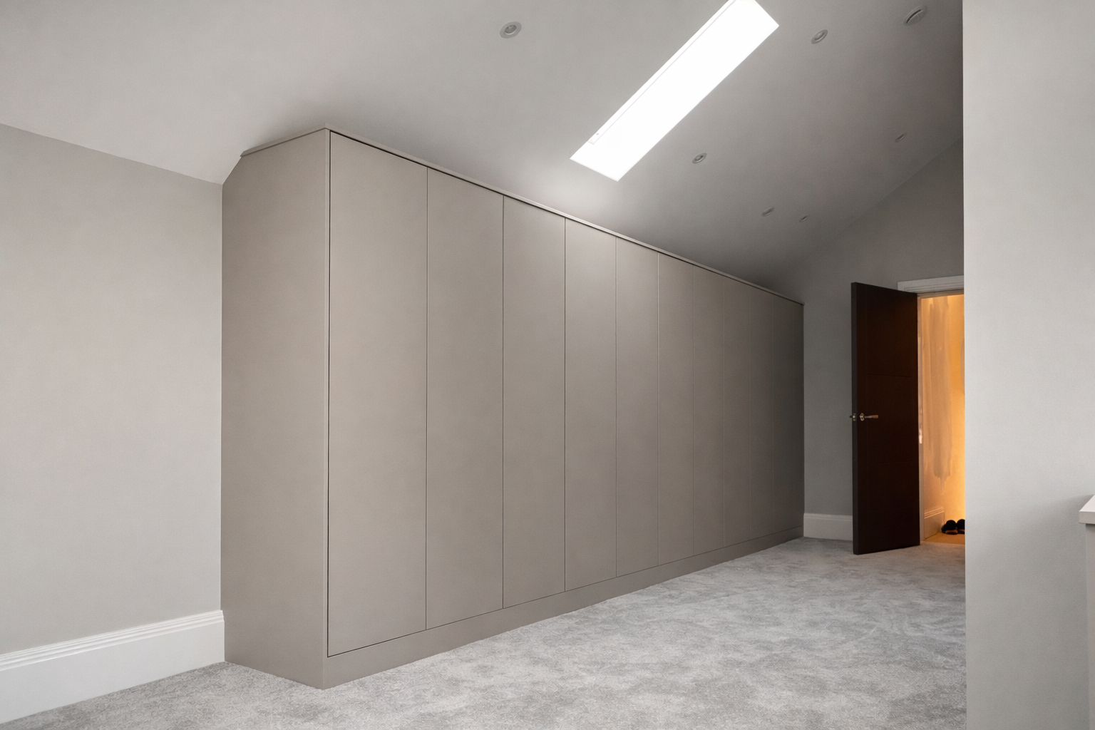 Cashmere Blyton fitted wardrobe design on our Berkhamsted page