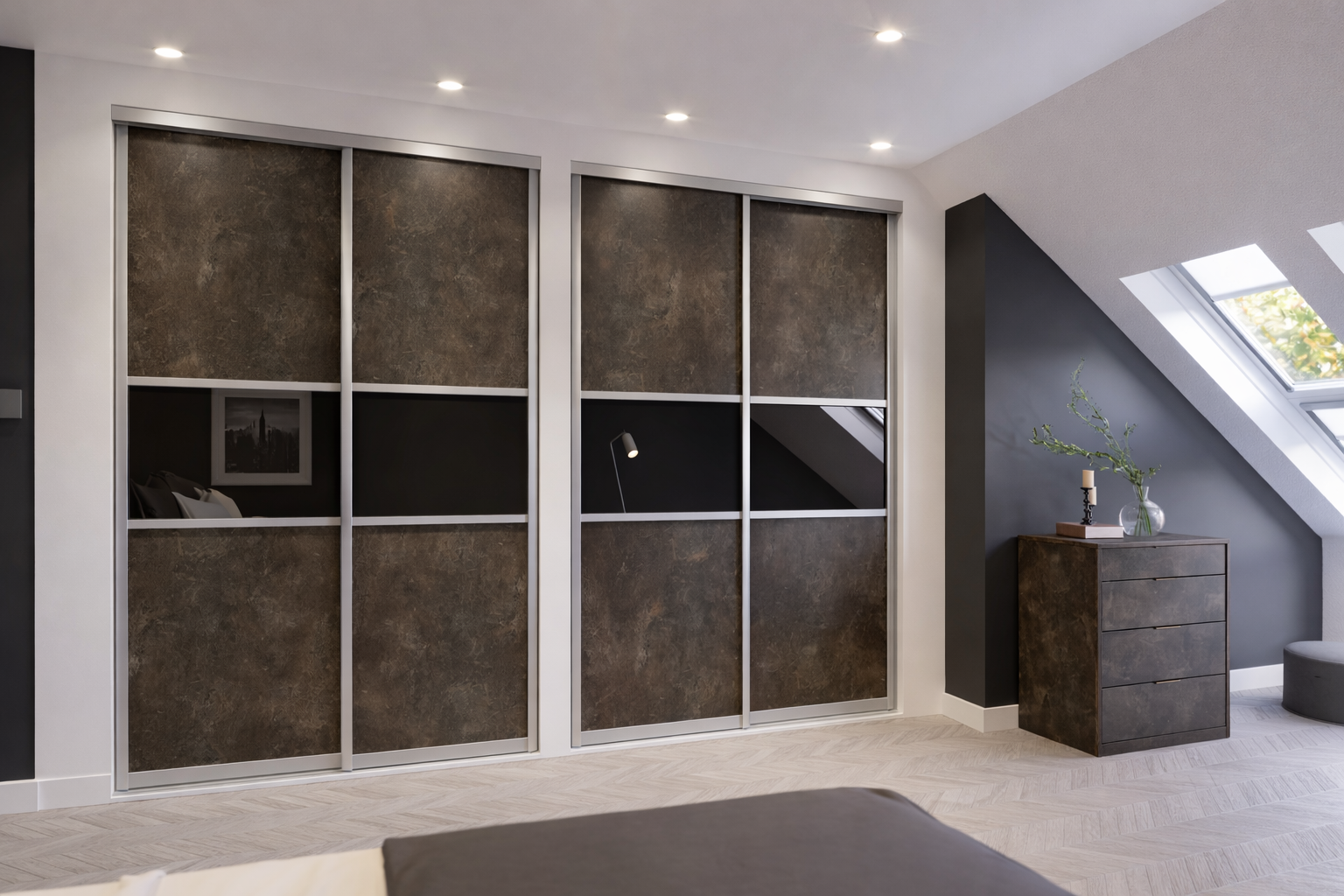 Sliding fitted wardrobes with made-to-measure doors and internal storage