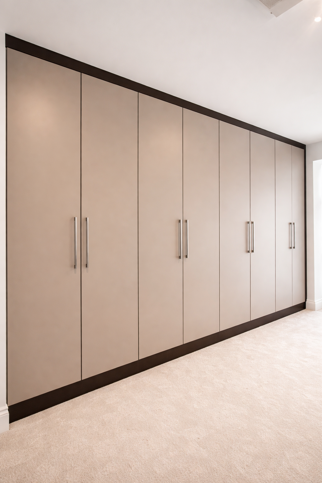 Luxury bespoke fitted wardrobes in Potters Bar Northaw with a premium metallic finish